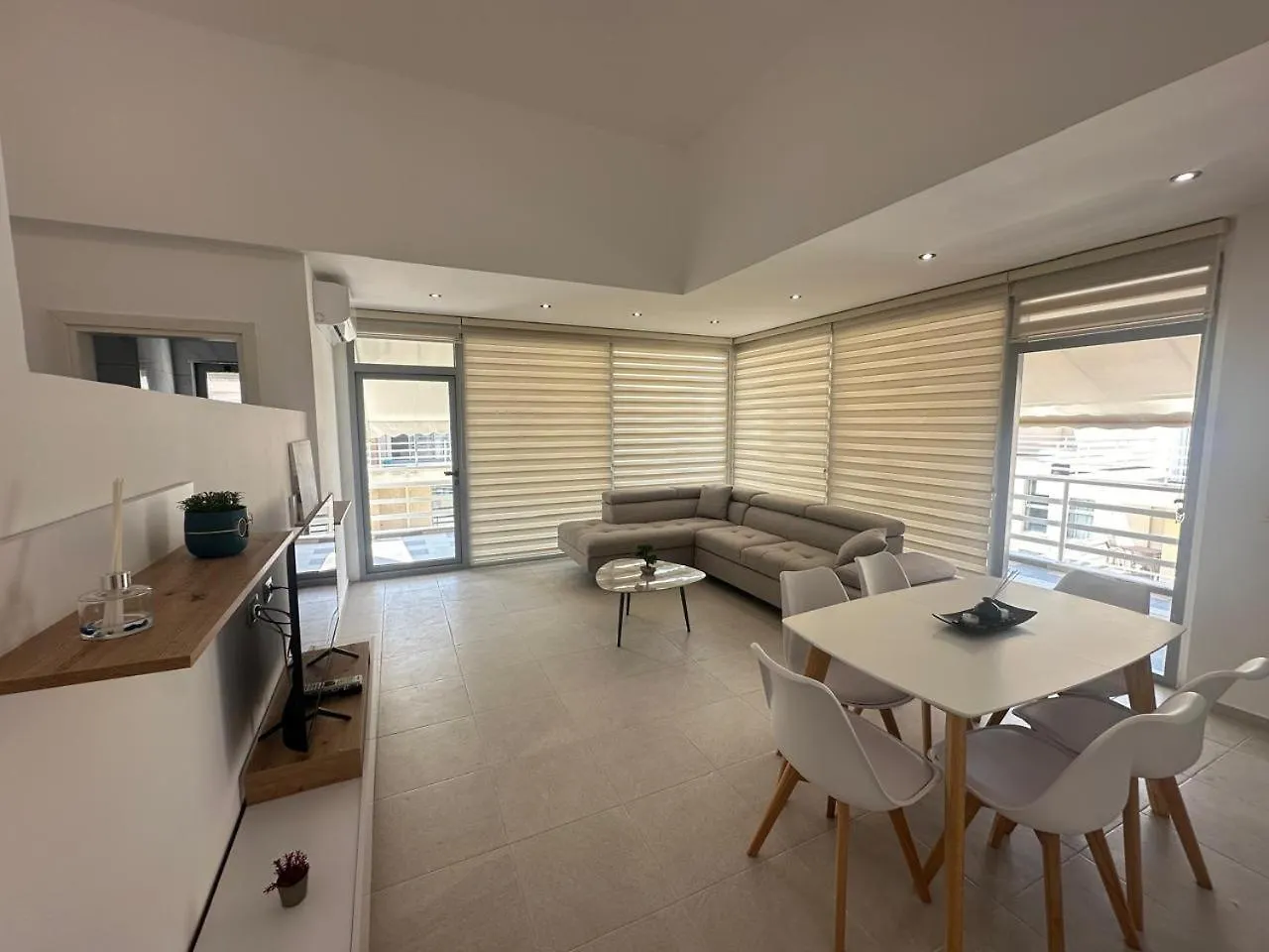 Trea Accomodations - Maya Terrace Sea View Vlore Apartment